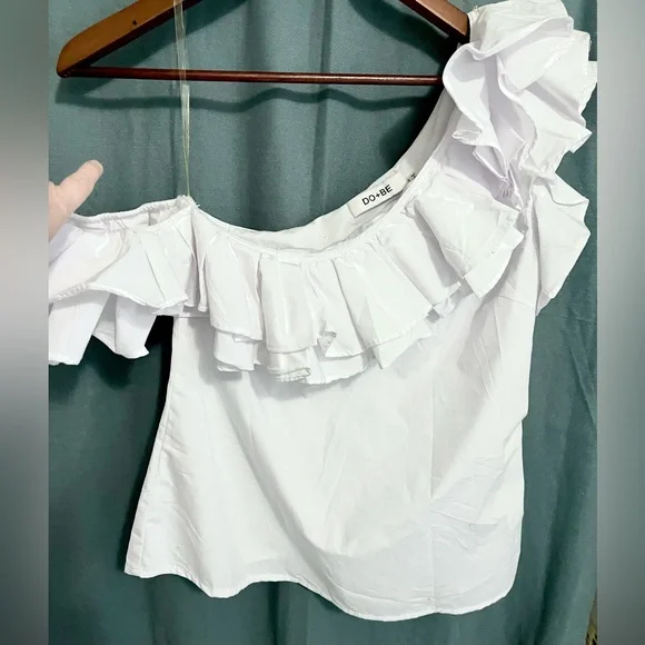 DO+BE White Ruffle Off-Shoulder Top - Picture 2 of 7